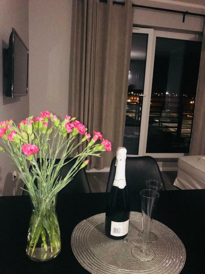 Apartament Przy Aquaparku W Redzie Rumia Luaran gambar